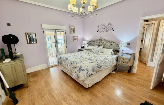 Resale - Villa - Las Heredades - Heredades