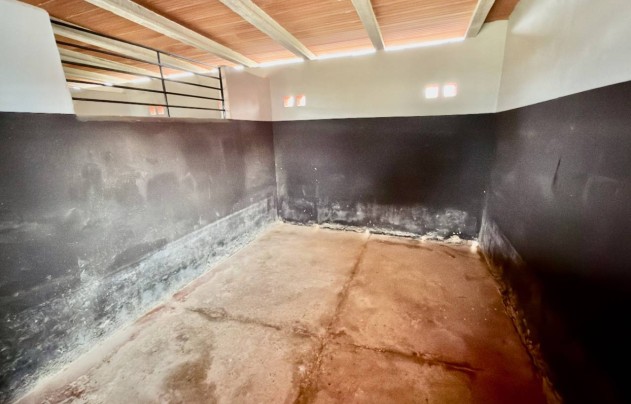 Resale - Villa - Las Heredades - Heredades