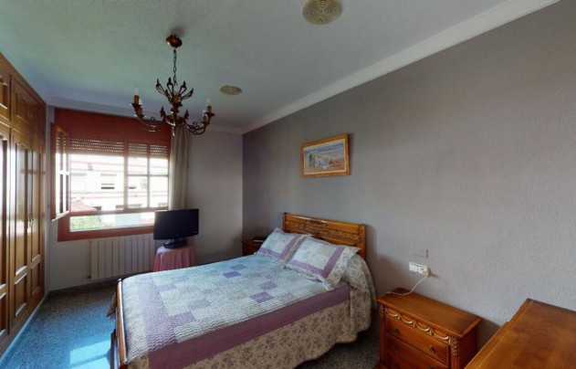 Resale - House - Sax