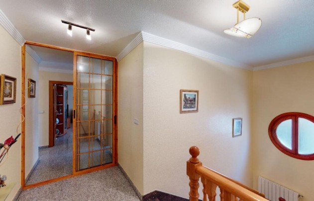 Resale - House - Sax