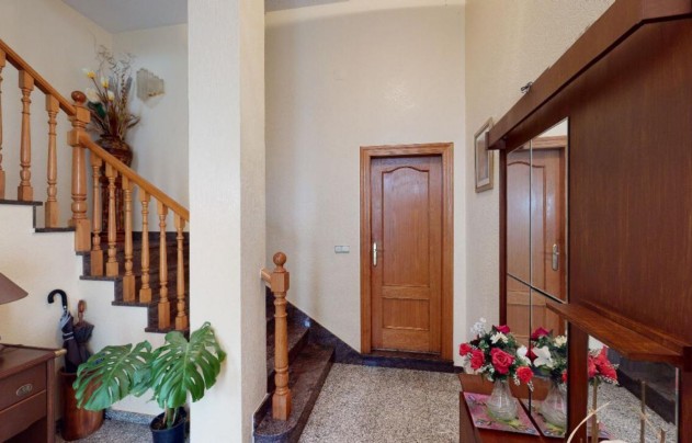 Resale - House - Sax