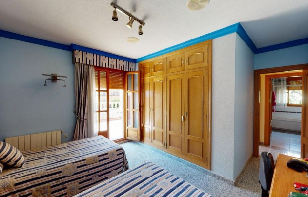 Resale - House - Sax