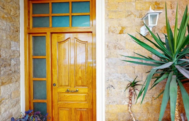 Resale - House - Sax