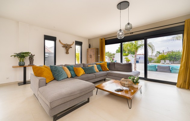 Resale - Villa - San Fulgencio