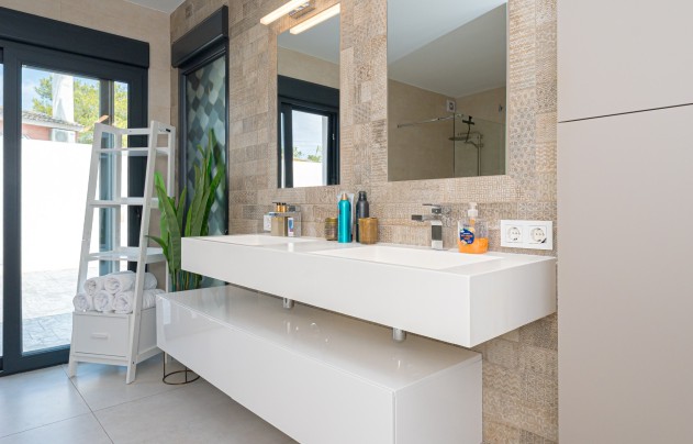 Resale - Villa - San Fulgencio