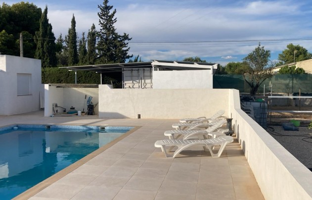 Resale - Villa - Crevillente