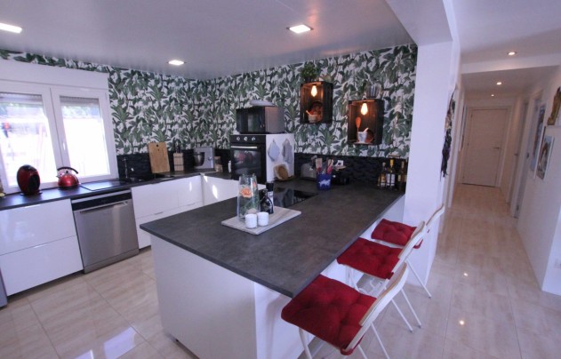 Resale - Villa - Crevillente