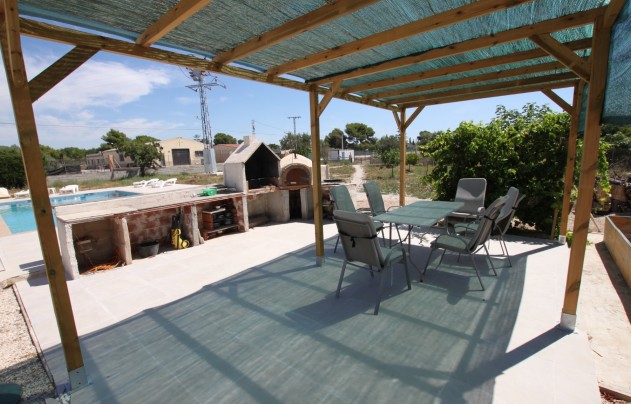 Resale - Villa - Crevillente