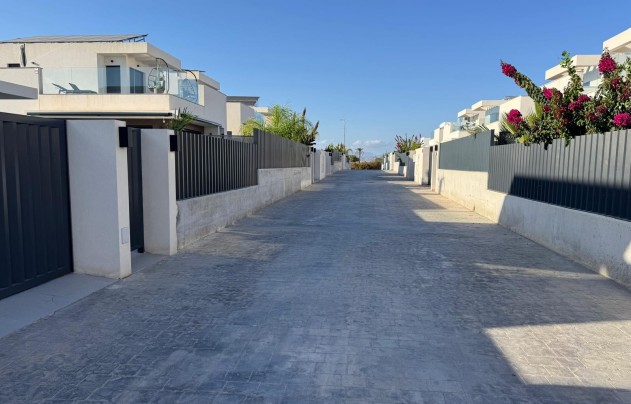 Resale - Villa - San Fulgencio