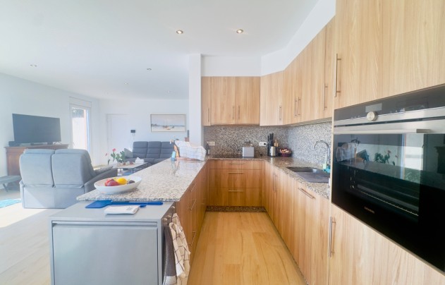 Resale - Villa - Torrevieja - La Siesta