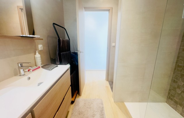 Resale - Villa - Torrevieja - La Siesta