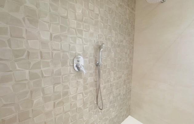 Resale - Villa - Torrevieja - La Siesta