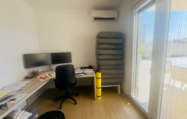 Resale - Villa - Torrevieja - La Siesta