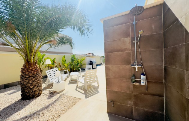 Resale - Villa - Torrevieja - La Siesta