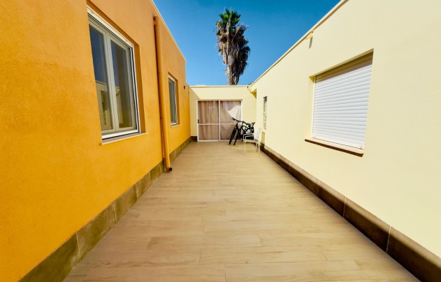 Resale - Villa - Torrevieja - La Siesta