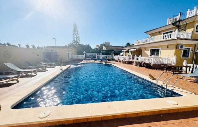 Resale - Villa - Torrevieja - Los Balcones