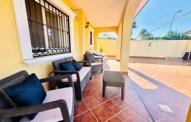 Resale - Villa - Torrevieja - Los Balcones
