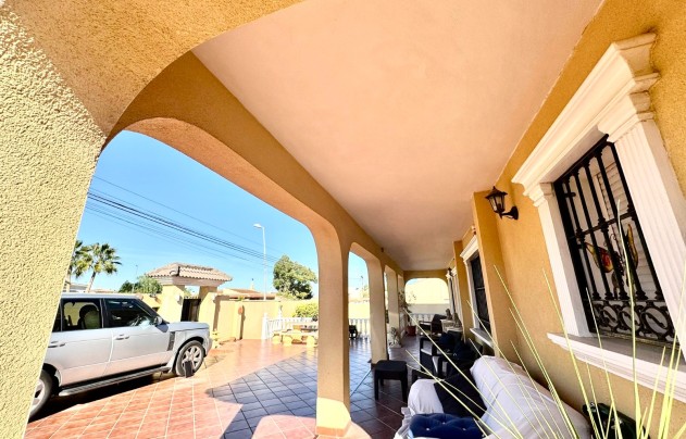 Resale - Villa - Torrevieja - Los Balcones