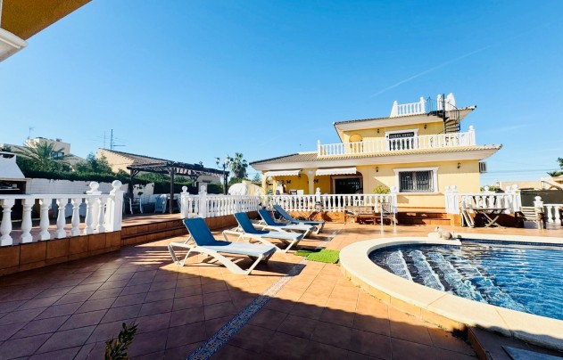 Resale - Villa - Torrevieja - Los Balcones