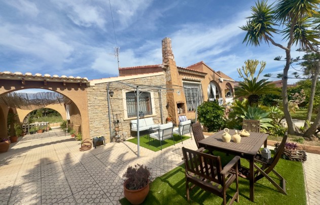 Resale - Villa - Torrevieja - Aguas Nuevas