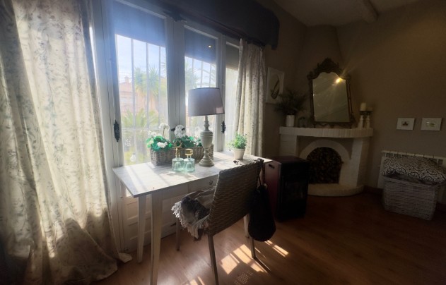 Resale - Villa - Torrevieja - Aguas Nuevas