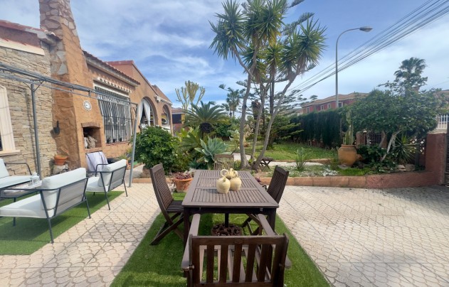 Resale - Villa - Torrevieja - Aguas Nuevas