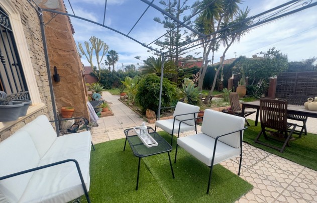 Resale - Villa - Torrevieja - Aguas Nuevas