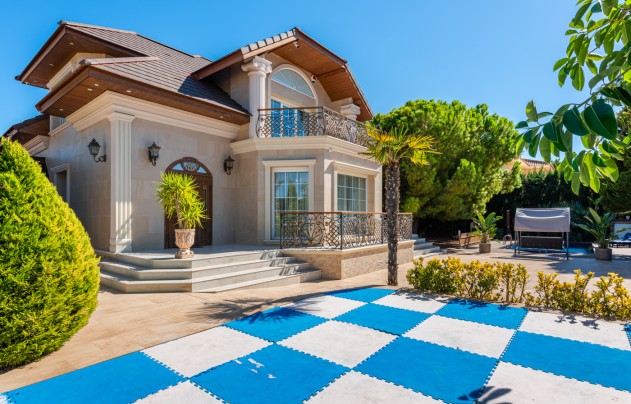 Reventa - Villa - Ciudad Quesada - Doña Pepa