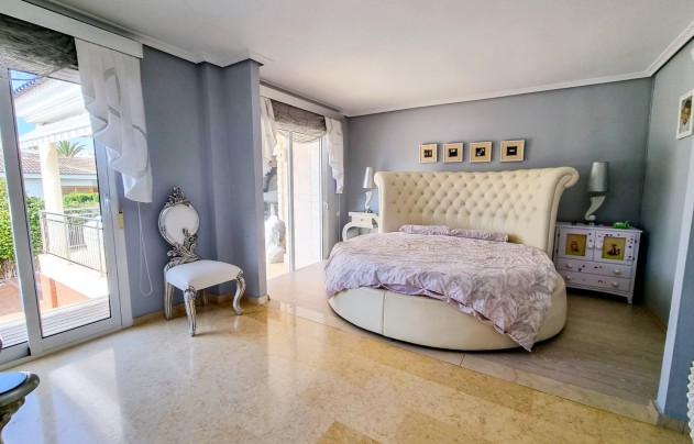 Resale - Villa - Torrevieja - La Mata