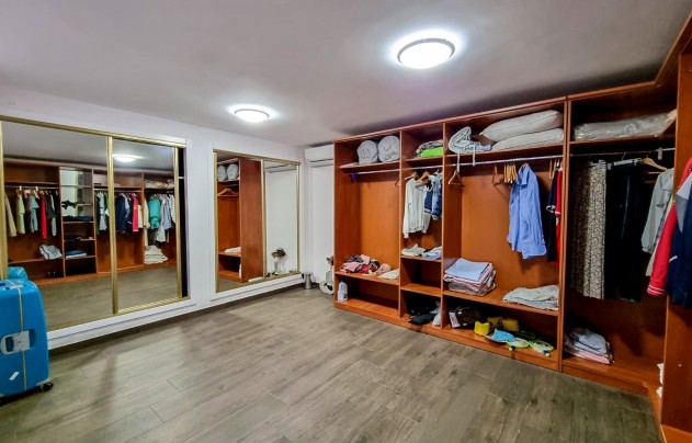 Resale - Villa - Torrevieja - La Mata