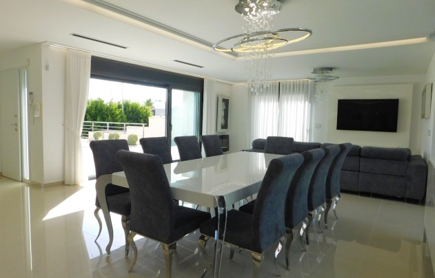 Reventa - Villa - San Miguel de Salinas