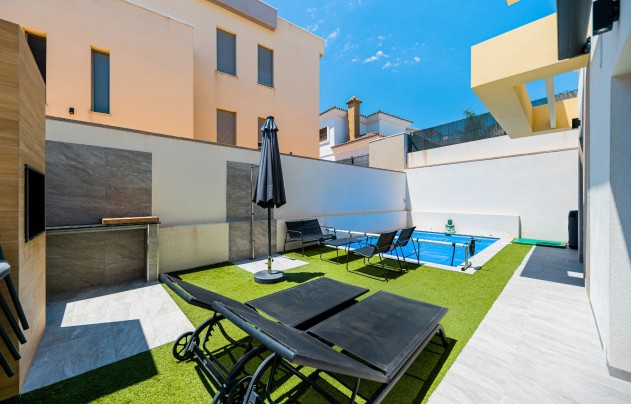 Reventa - Villa - Los Montesinos