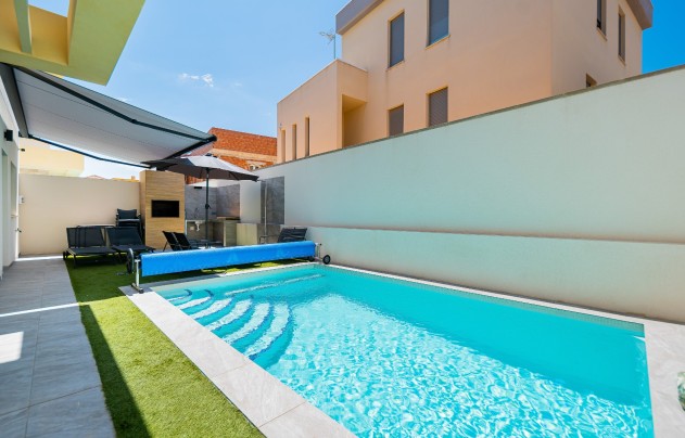 Reventa - Villa - Los Montesinos