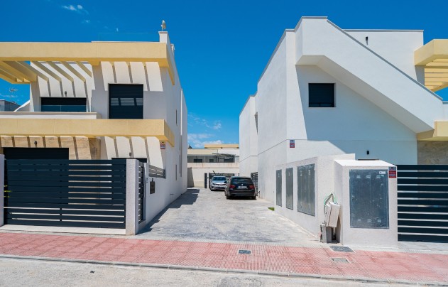 Reventa - Villa - Los Montesinos