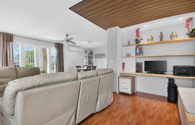 Resale - Villa - Crevillente