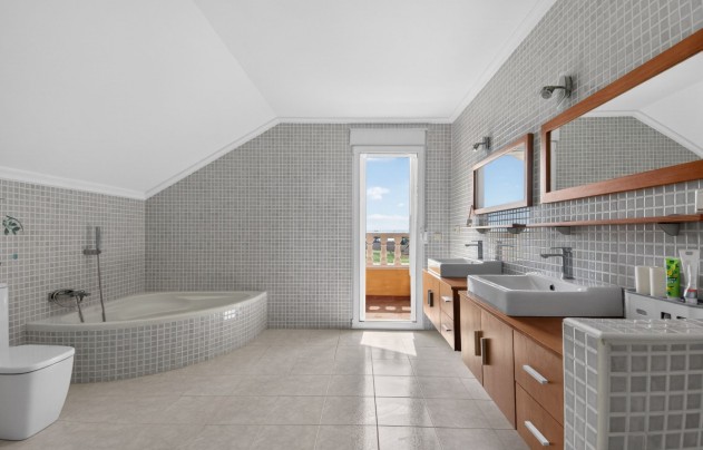 Resale - Villa - Crevillente