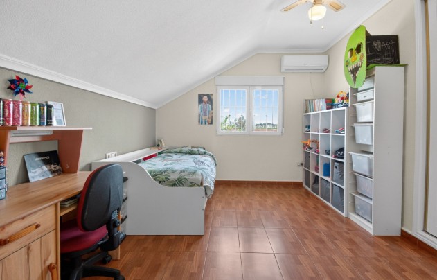 Resale - Villa - Crevillente