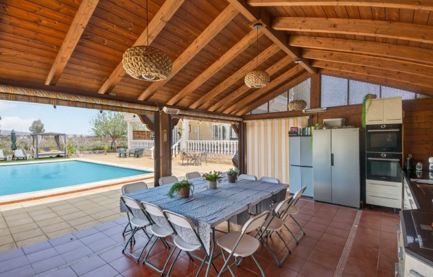Resale - Villa - Crevillente