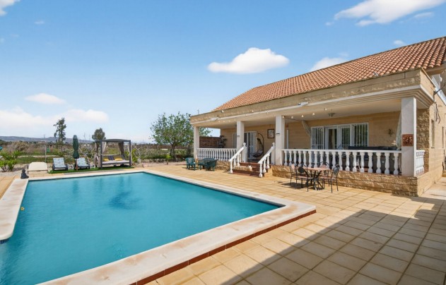 Resale - Villa - Crevillente