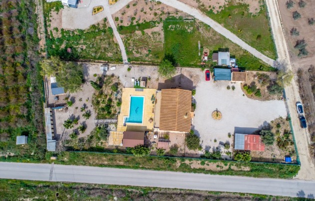 Resale - Villa - Crevillente