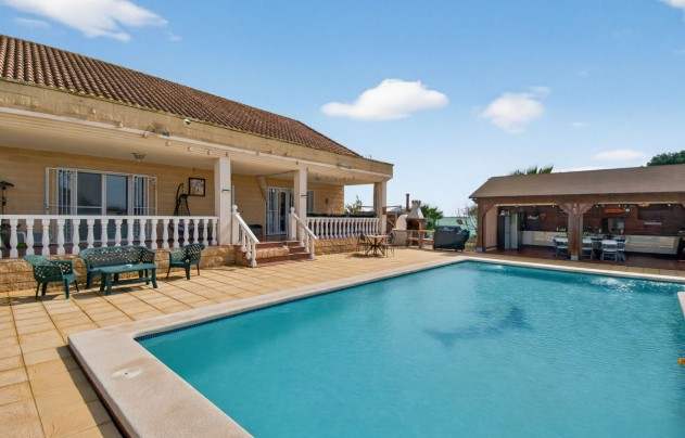 Resale - Villa - Crevillente