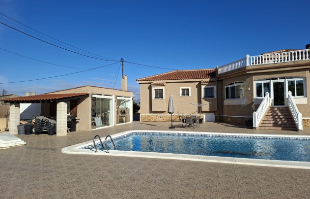 Resale - Villa - Catral
