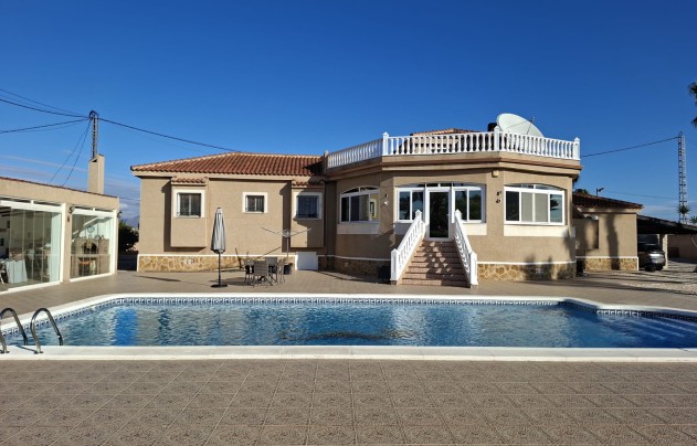 Resale - Villa - Catral