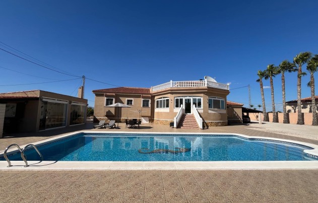 Resale - Villa - Catral
