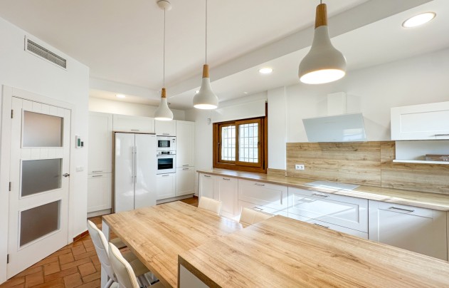 Herverkoop - Villa - Alicante - Campoamor