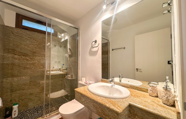 Herverkoop - Villa - Alicante - Campoamor