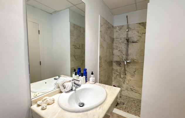 Herverkoop - Villa - Alicante - Campoamor