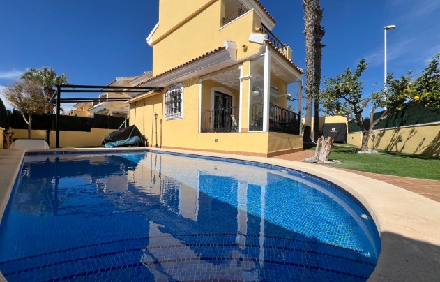 Reventa - Villa - Orihuela Costa - Los Dolses