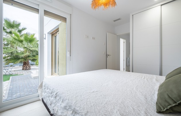 Reventa - House - Semi-Detached House - Orihuela - Vistabella