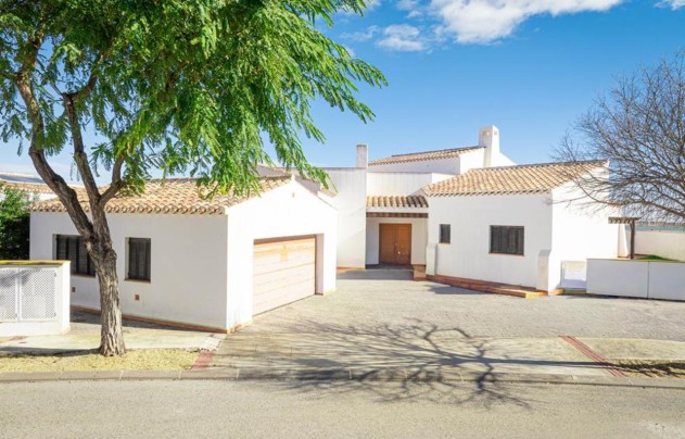 Resale - Villa - El Valle Golf Resort